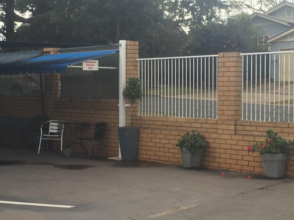 Blue Violet Motor Inn Toowoomba Exterior foto